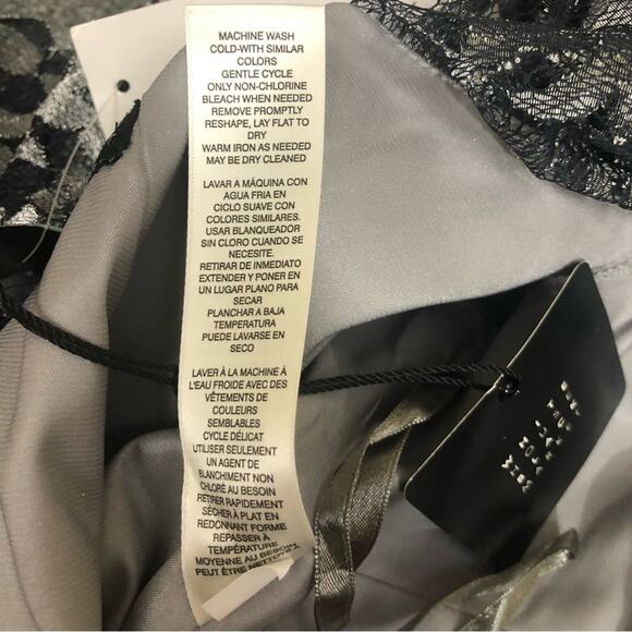 White House Black Market Silver Lace Bell Sleeve Sheath Dress Blogger Size 4 NWT - Picture 13 of 15